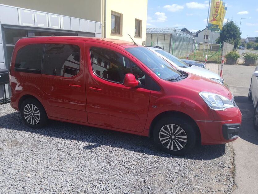 Peugeot Partner 165.000 km 5.700 € Bonn 53121