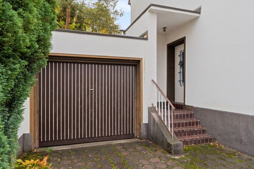 Mit 3D: Gepflegtes Zweifamilienhaus mit parkähnlichem Gartenparadies – Modernisieren, Einziehen & Wohlfühlen 8 zimmer