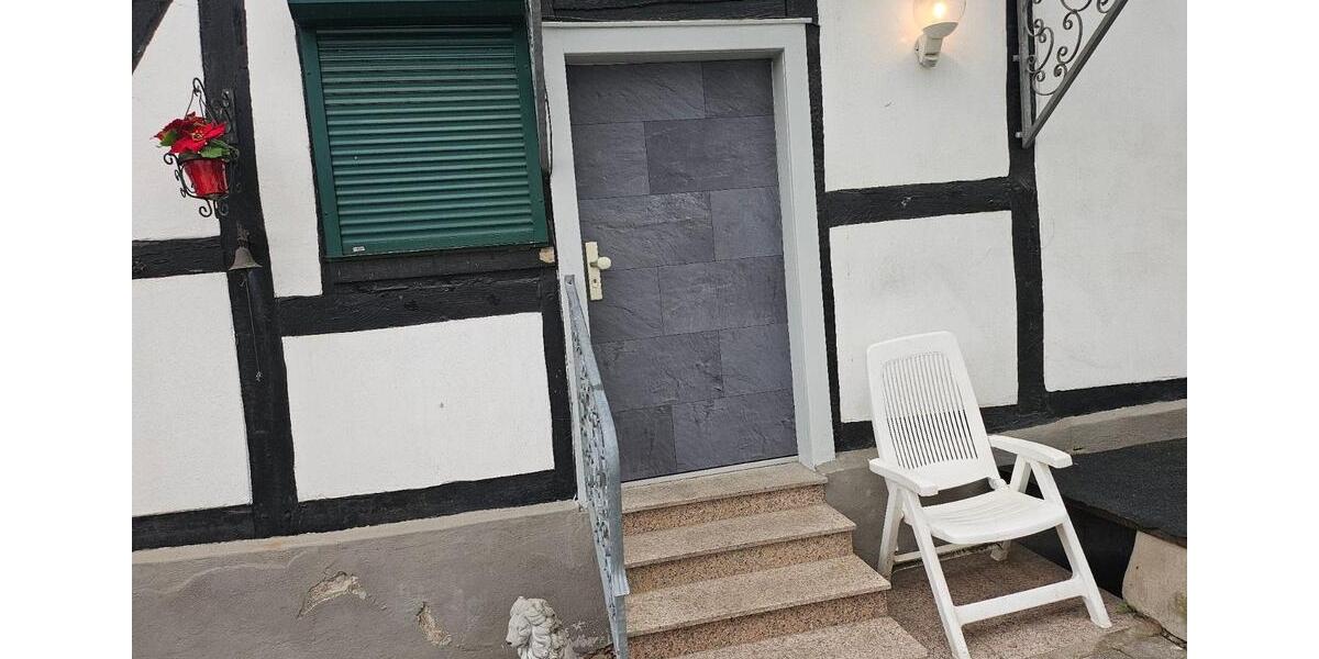 Erdgeschoßwohnung Bonn Beuel-Mitte - 5 Zimmer, 80 m&sup2;, 1.200&euro; | Angebot:26336401