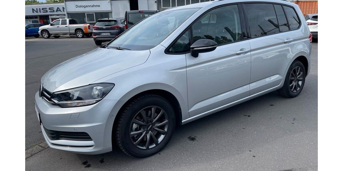 VW Touran 5.260 km 23.490 &euro; Troisdorf 53840