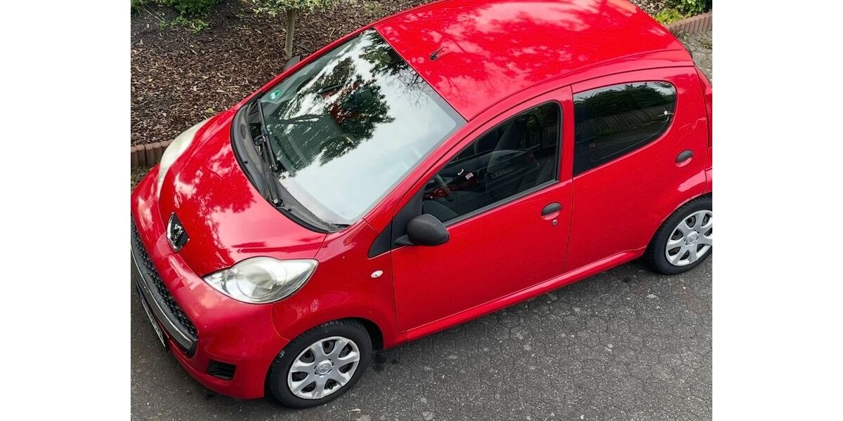 Peugeot 107 134.800 km 1.799 &euro; Bonn 53173