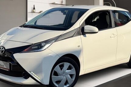 Toyota Aygo (X) 144.932 km 5.900 &euro; Köln 51069