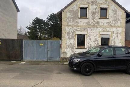 Provisionsfrei* Renovierungsbedürftiges Haus mit Anbau und Erweiterungspotential bis 400 - 450 QM Wohnfläche möglich 5 zimmer