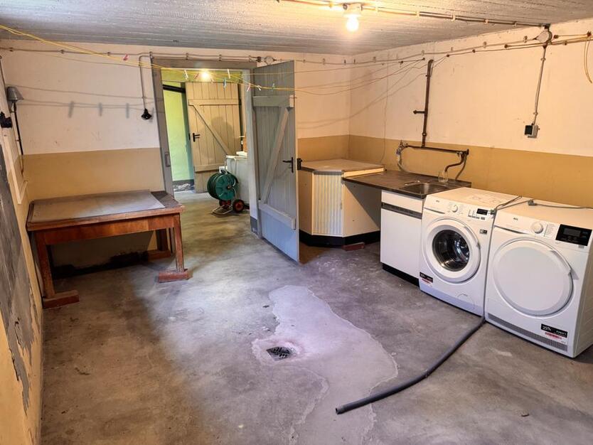 Freistehendes Einfamilienhaus mit 50er Jahre Charme & großem Grun
