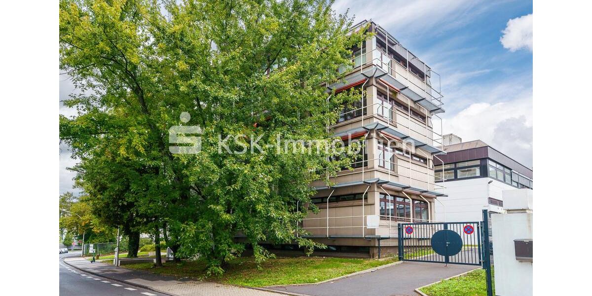 Funktionale Büroflächen in verkehrsgünstiger Lage von Bonn. zimmer