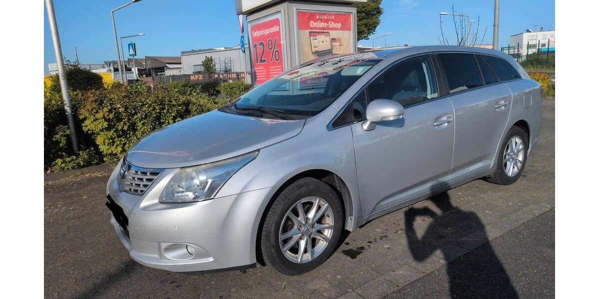 Toyota Avensis 142.000 km 6.200 &euro; Pulheim 50259