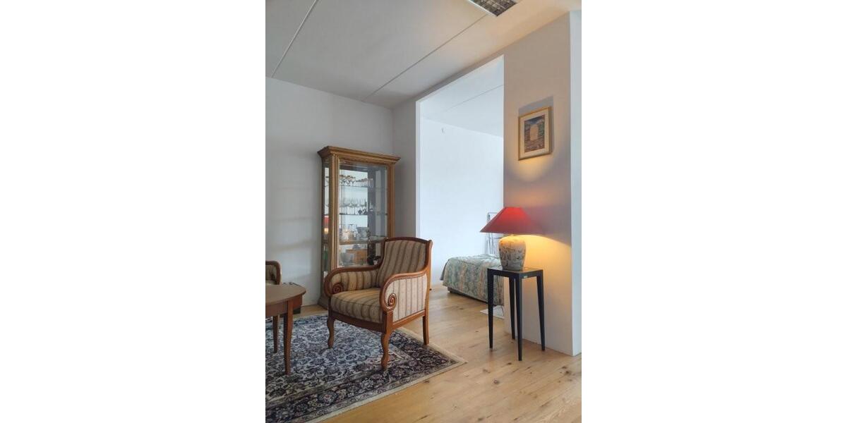 Hürth-Efferen, außergewöhnliche Wohn-Loft mit Balkon 1.5 zimmer