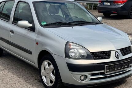 Renault Clio 75.230 km 2.950 &euro; Bornheim 53332