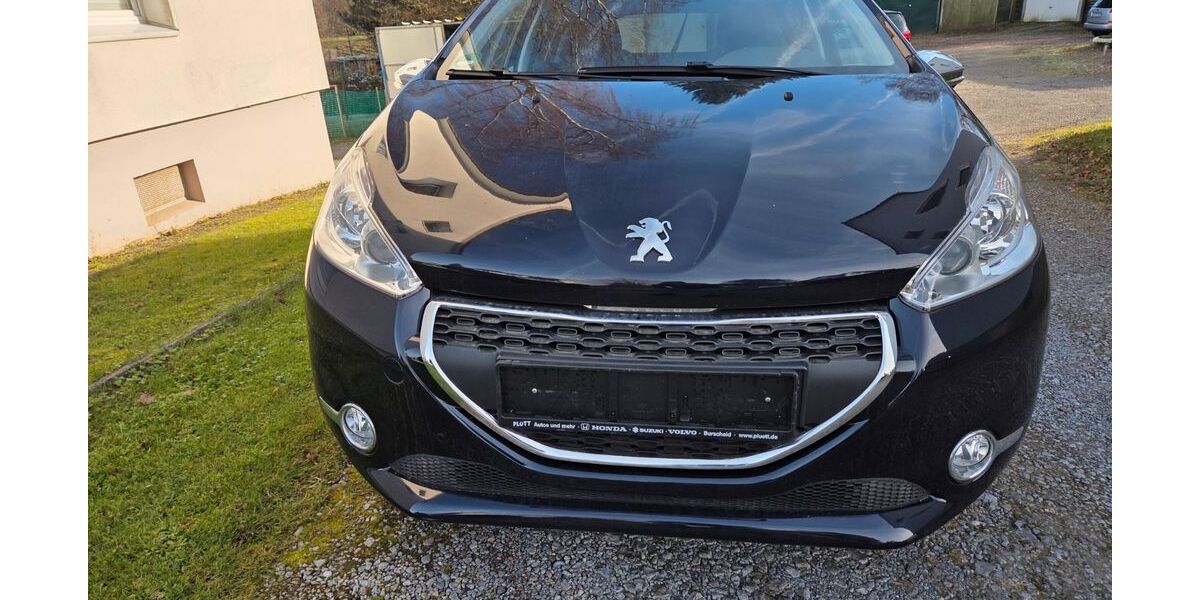 Peugeot 208 92.050 km 5.200 &euro; Solingen 42651
