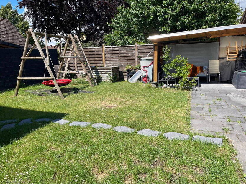 Modernisierte Doppelhaushälfte mit einer Praxis in Troisdorf Altenrath