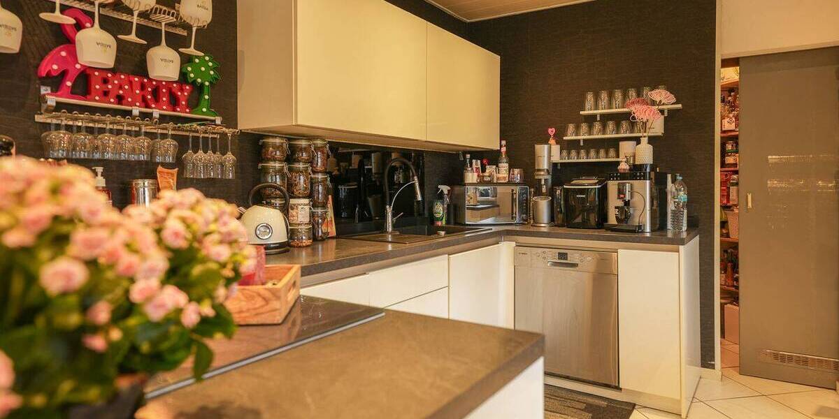 Ruhig. Charmant. Mit Gartenoption - Ihr neuer Rückzugsort mit Wintergarten, Terrasse und Potenzial. 2 zimmer