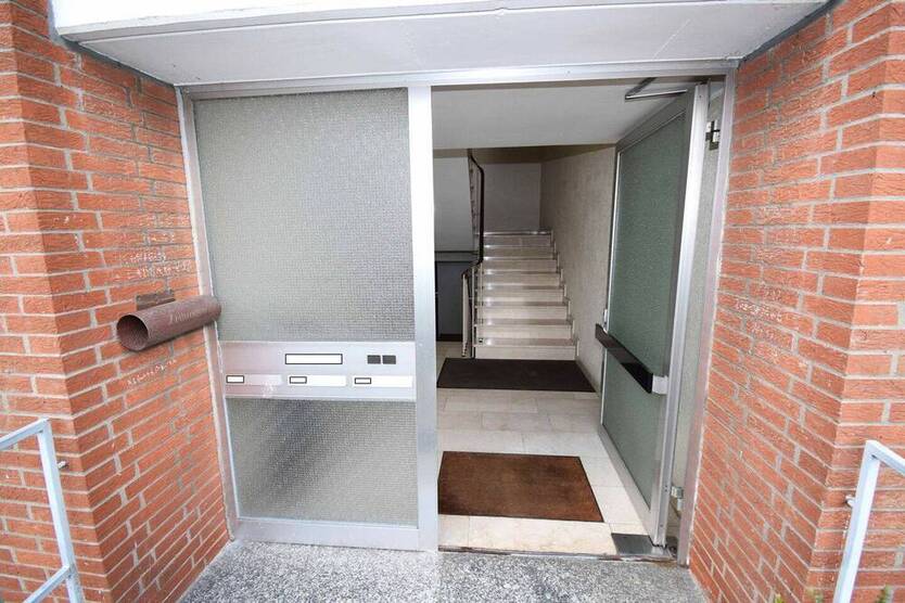Schöne 4 Zi. Wohnung mit 2 Balkonen, zus. Hobbyraum, Garage u. Gartennutzung