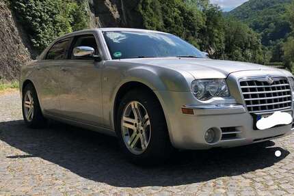 Chrysler 300C 136.000 km 7.900 &euro; Köln 51065