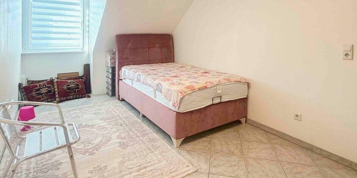 Reihenmittelhaus Köln Blumenberg - 7 Zimmer, 194 m&sup2;, 640.000&euro; | Angebot:26868896