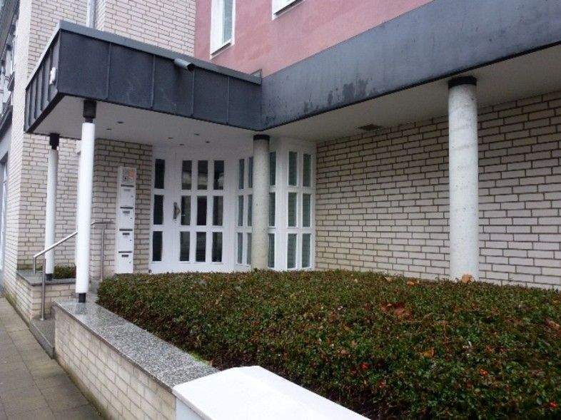 Hochwertige Komfortzone im Herzen von Ohligs mit Aufzug, Einbauküche, Garage 3 zimmer