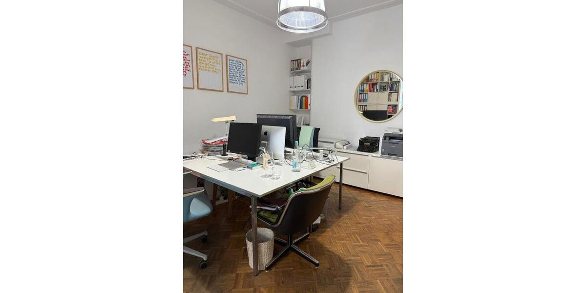 2 helle Laden-Bürofläche mit zwei Eingängen in Köln-Neustadt-Süd. Ideal für Coworking, Start-ups oder Agenturen. Ab 01.07.2026 frei, aktuell als Shared Office mit Reisebüro genutzt. - Gewerbeobjekt Köln Neustadt/Süd | Angebot:26832792