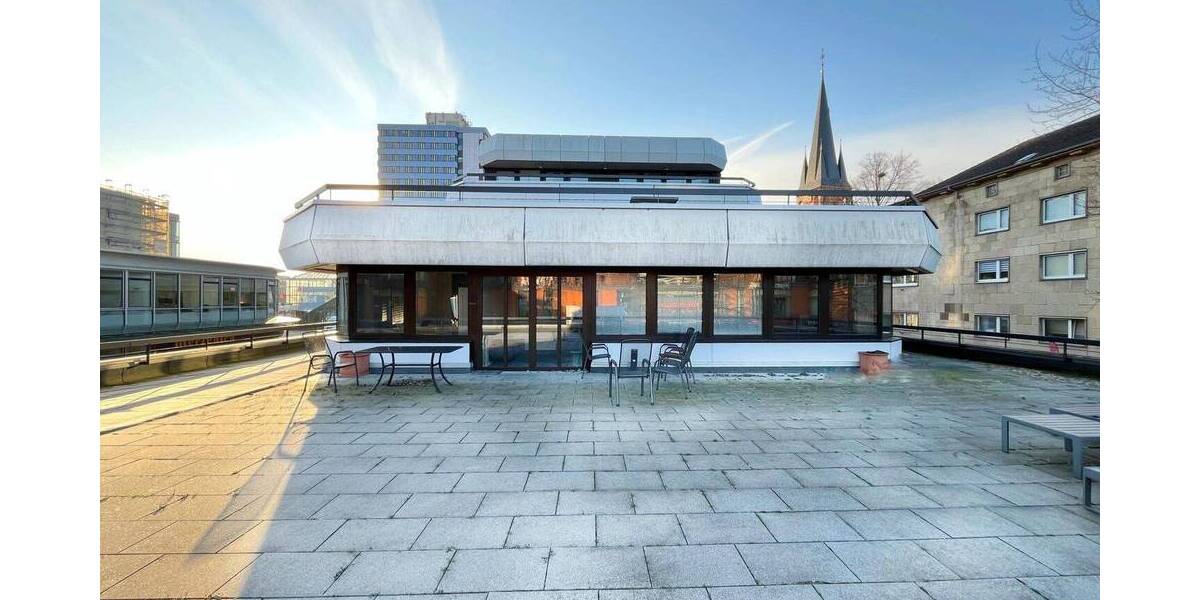 Zentral gelegen und ab März 2026 zur freien Verfügung! 6 zimmer