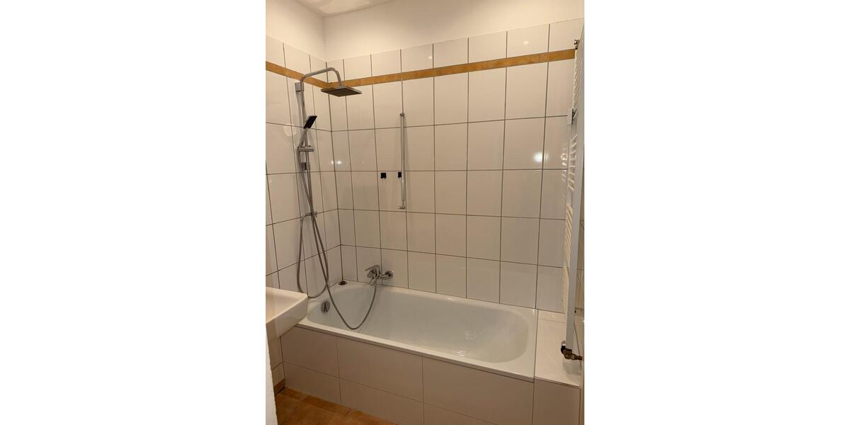 Charmante 3 Zimmer - Altbauwohnung mit Balkon 3 zimmer