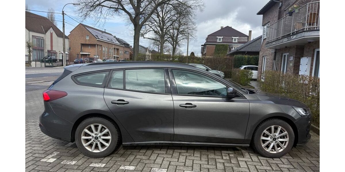 Ford Focus 169.000 km 9.500 &euro; Koln 51147