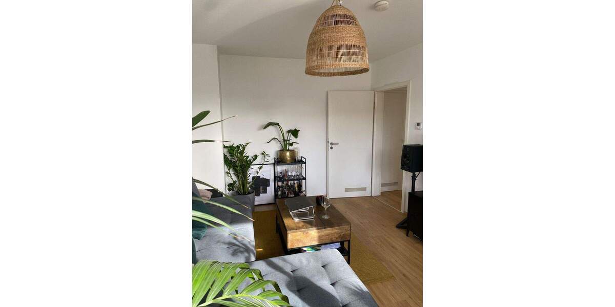 Lichtdurchflutete Wohnung mit zwei Balkonen am Volksgarten 2 zimmer