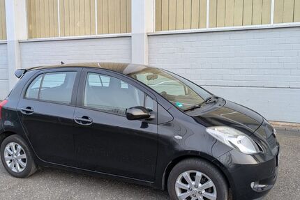 Toyota Yaris 153.400 km 3.750 &euro; Lohmar 53797
