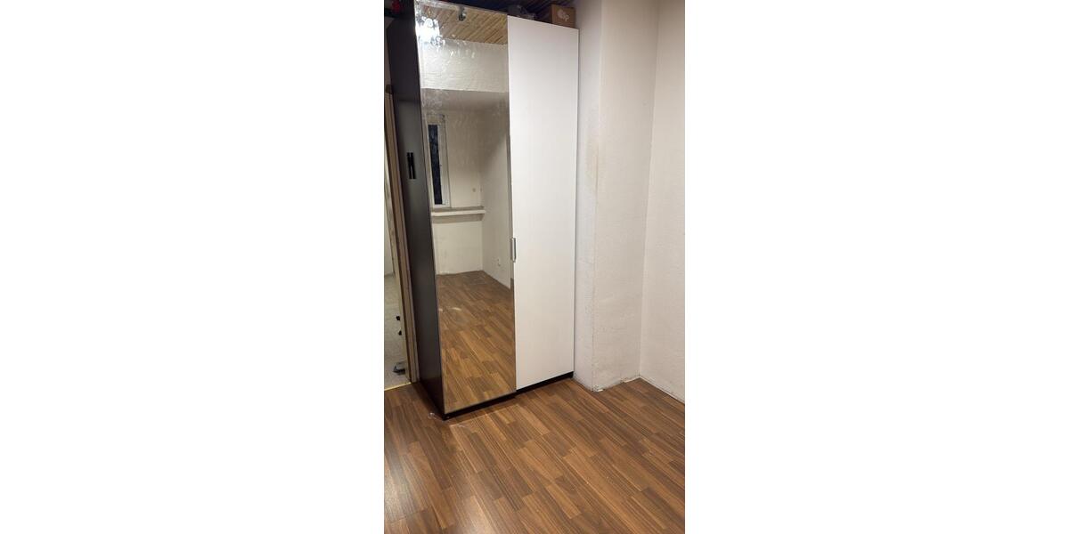 Dachgeschoßwohnung Köln Mülheim - 2 Zimmer, 10 m&sup2;, 575&euro; | Angebot:26103008