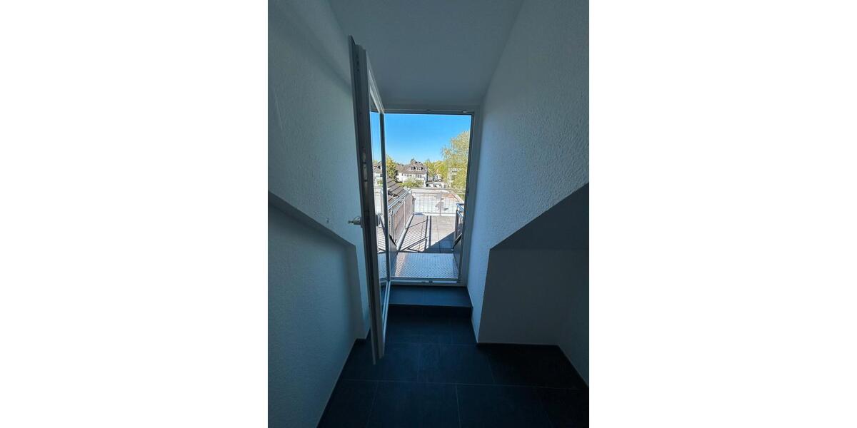 Dachgeschoßwohnung Solingen Ohligs - 3 Zimmer, 90 m&sup2;, 855&euro; | Angebot:26292984