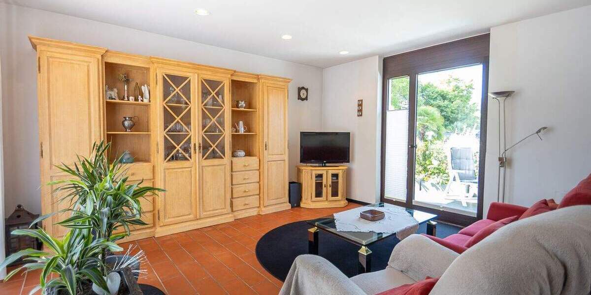 Stilvoller Bungalow mit Pool und liebevoll angelegtem Garten 5 zimmer