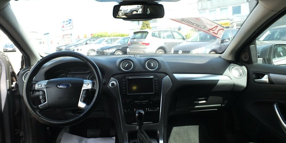 Ford Mondeo 2.0TDCi AUTOMATIC-PROBLEME NAVI XENON PDC B 143.215 km 6.900 &euro; Köln 50858