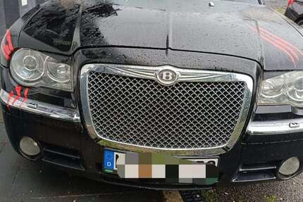 Chrysler 300C 228.000 km 5.999 &euro; Troisdorf 53842