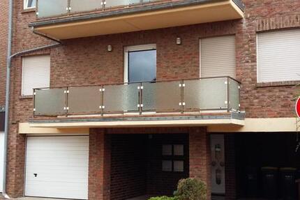 Attraktive Dachgeschoßwohnung, 2,5 Zimmer, Küche Diele Bad Balkon zimmer