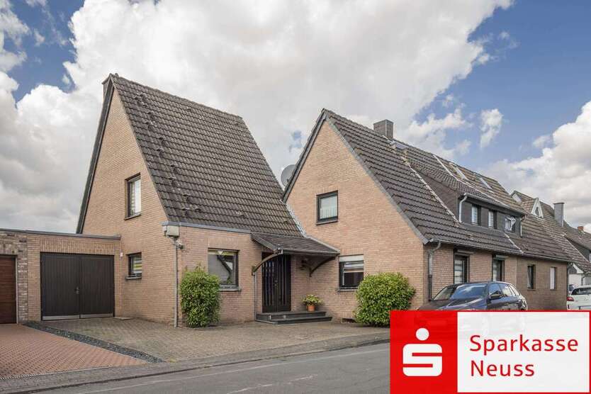 Haus zum Kaufen in Neuss 549.000 € 143 m² 7 zimmer