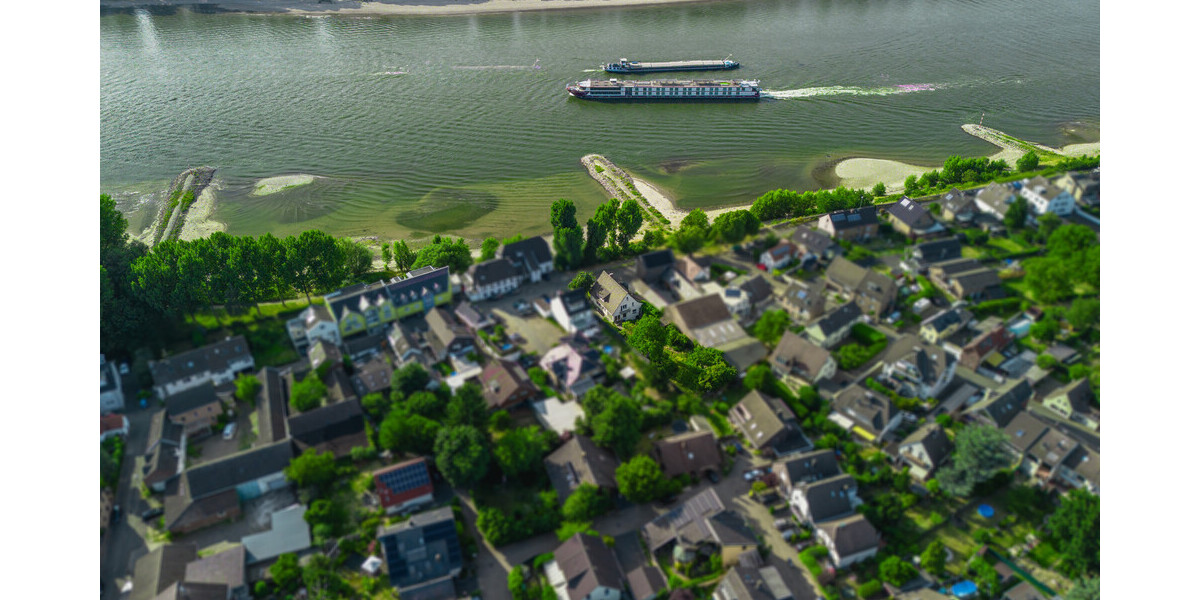 Rheinblick, Gartenidylle und Entwicklungspotential - Einfamilienhaus Köln Porz | Angebot:25783620