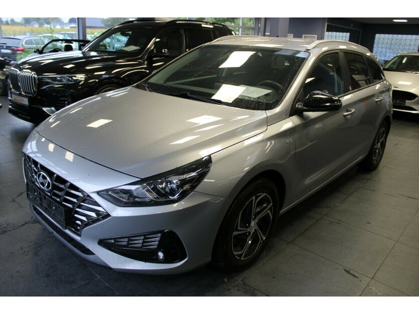 Hyundai i30 1.5 T-GDI 48V-Hybrid DCT 59.321 km 17.980 € Euskirchen 53881
