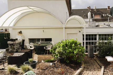 Gepflegtes Mehrfamilienhaus mit eigennutzfähigen Wohneinheiten in Quadrath-Ichendorf 1 zimmer