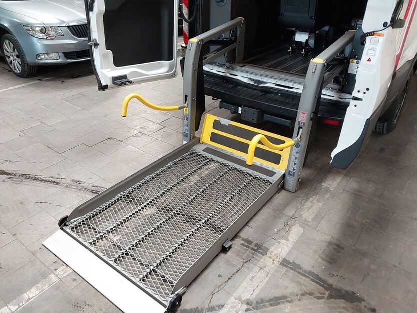 Ford Transit 166.600 km 29.990 € Solingen 42697