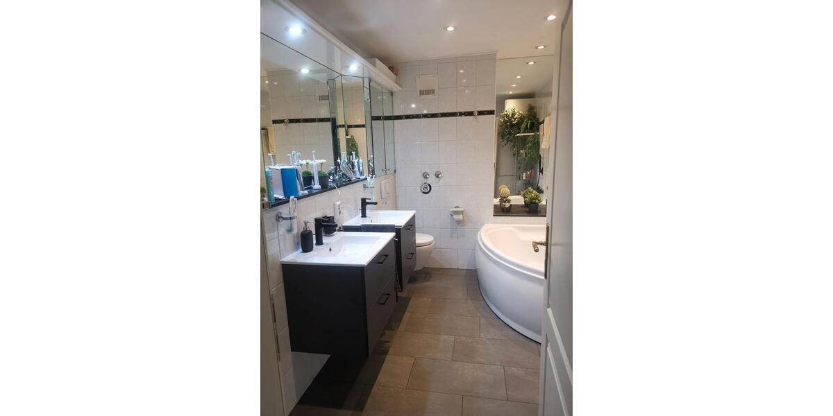 Etagenwohnung Köln Lindenthal - 3 Zimmer, 99 m&sup2;, 360.000&euro; | Angebot:27134345