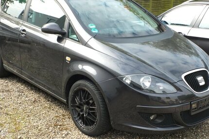 Seat Altea STYLE NAVI AHK PARKPILOT neuer Zahnriemen 162.222 km 4.500 &euro; Köln 50858