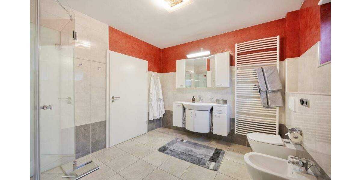 Einfamilienhaus Langenfeld Richrath - 6 Zimmer, 220 m&sup2;, 850.000&euro; | Angebot:25802492