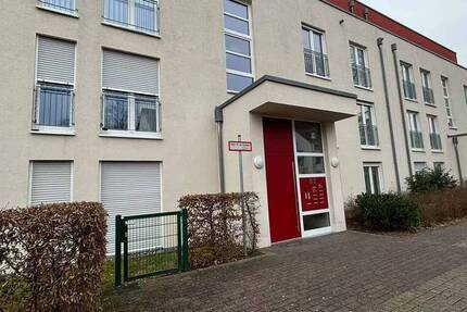 Baujahr 2013 Moderne Eigentumswohnung mit Terrasse und kleinem Garten in Köln-Porz 3 zimmer