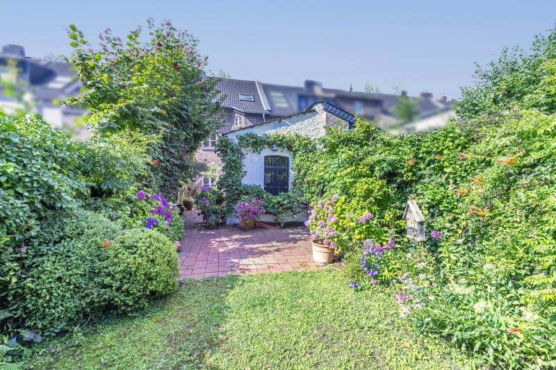 Mehrfamilienhaus, Wohnhaus Köln Weiden - 6 Zimmer, 143 m&sup2;, 895.000&euro; | Angebot:26568652