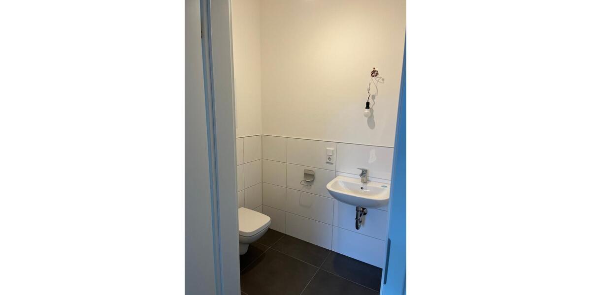 Etagenwohnung Wermelskirchen - 3 Zimmer, 90 m&sup2;, 1.300&euro; | Angebot:27605582