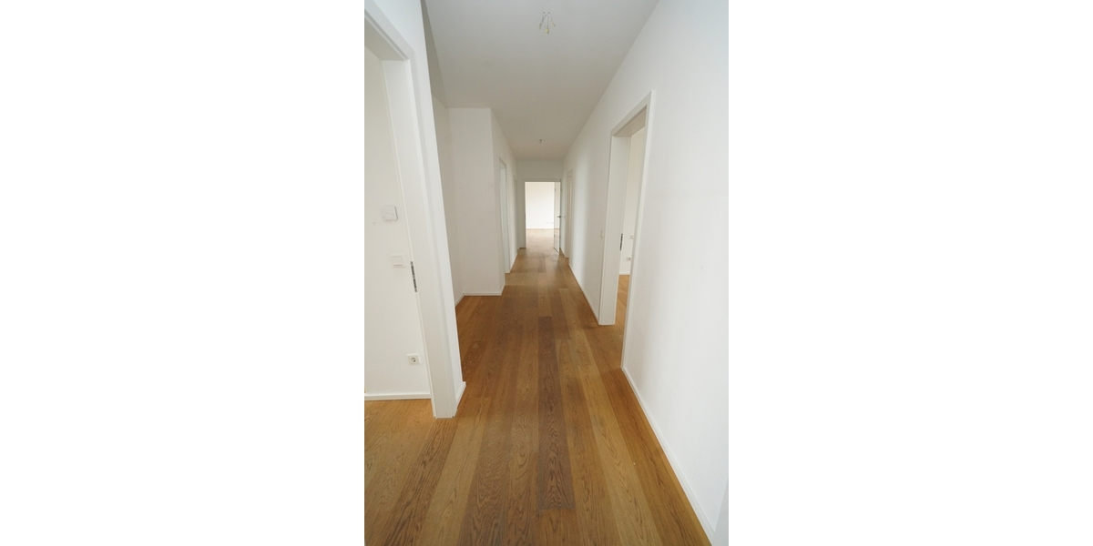 Hier lässt sichs leben! - Traumhafte 4-Zimmer-Wohnung mit 2 Bädern und einer sonnigen Dachterrasse 4 zimmer