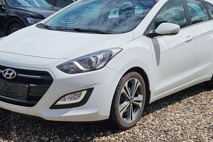 Hyundai i30 95.600 km 10.900 &euro; Bonn 53179