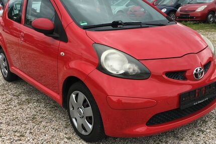 Toyota Aygo (X) 165.000 km 2.399 € Bonn 53227