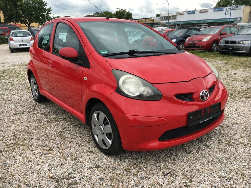 Toyota Aygo (X) 165.000 km 2.399 € Bonn 53227
