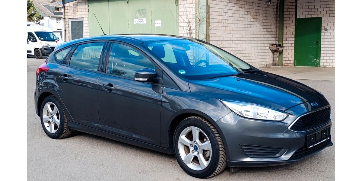 Ford Focus 15.036 km 9.300 &euro; Overath bei Köln 51491