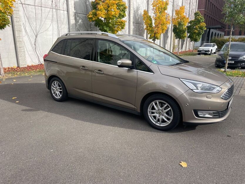 Ford Grand C-Max 86.000 km 15.000 € Köln 50933