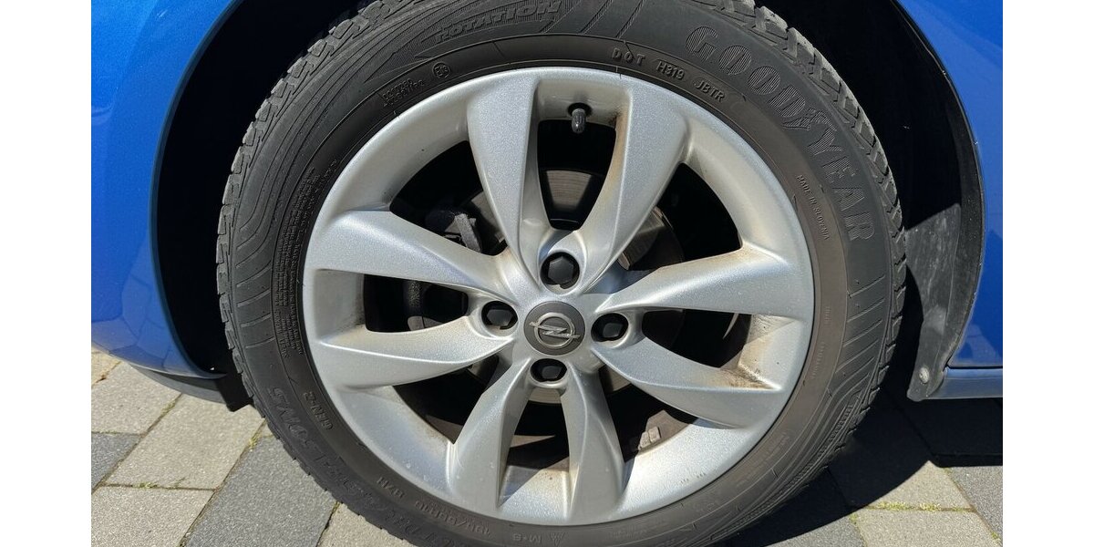 Opel Adam Navi Klima Sitzh. Alu ServiceNeu unfallfrei 43.000 km 10.500 &euro; Erftstadt 50374