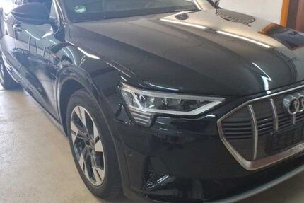 Audi e-tron 57.585 km 27.500 € Hennef 53773